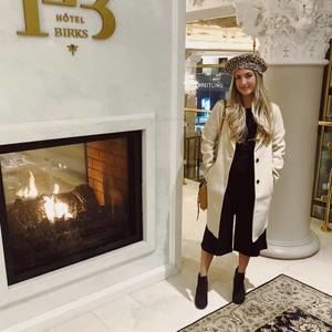 Meet your Posher, Simona